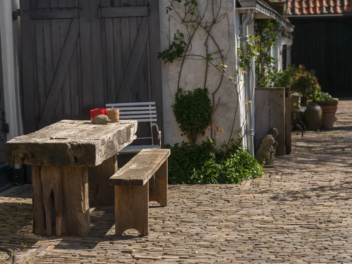Small Garden Design Ideas for North-Facing UK Courtyards